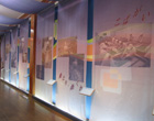 絹産業の歴史やカイコの生態が学べる常設展示室