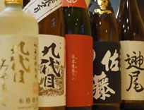 焼酎や日本酒はもちろん、ワインの品揃えも豊富
