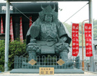 信玄公の像の前で記念撮影!